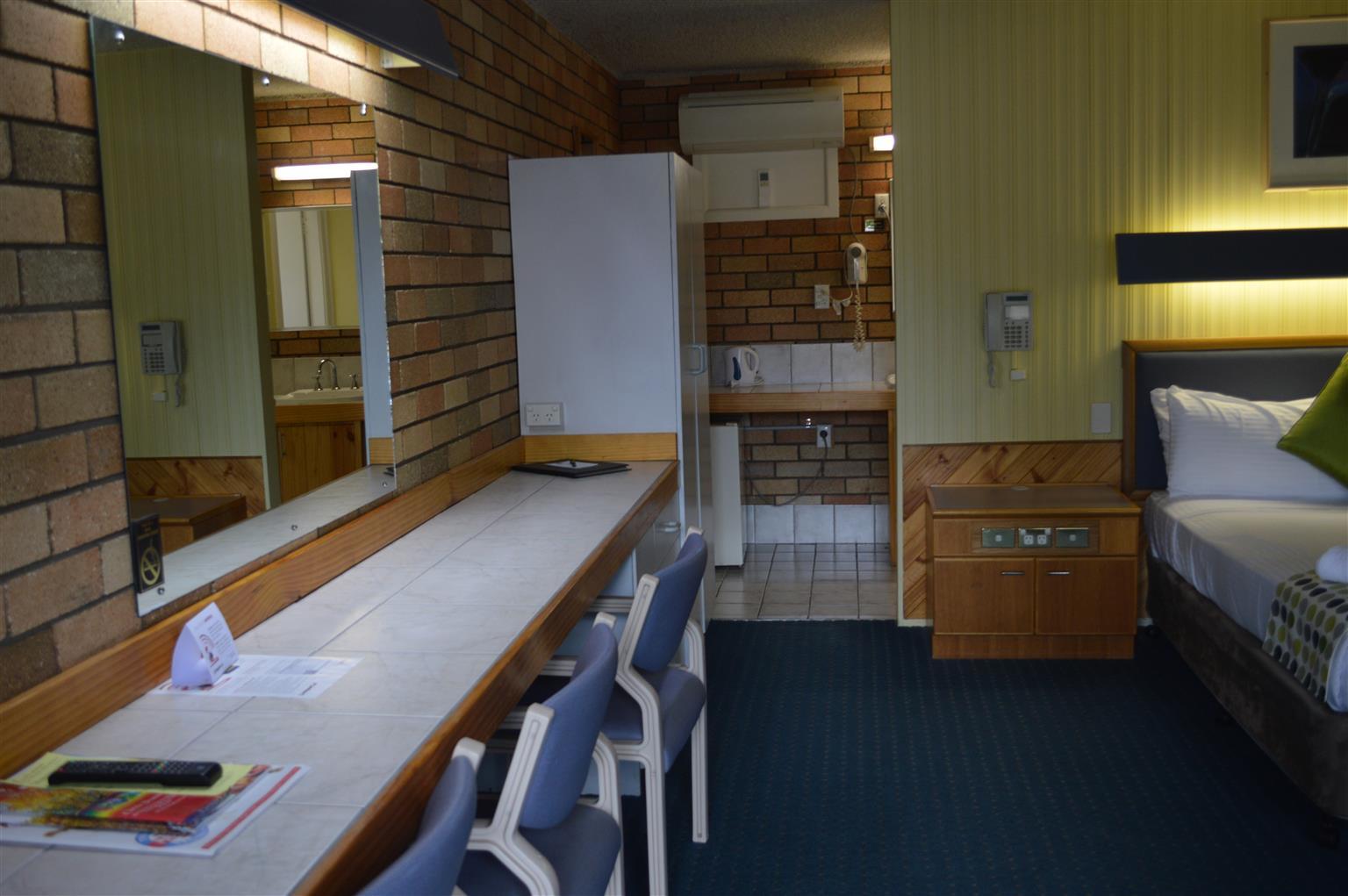 Wanderlight Motor Inn Mudgee Bagian luar foto