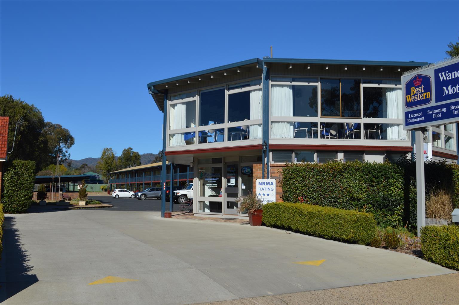 Wanderlight Motor Inn Mudgee Bagian luar foto