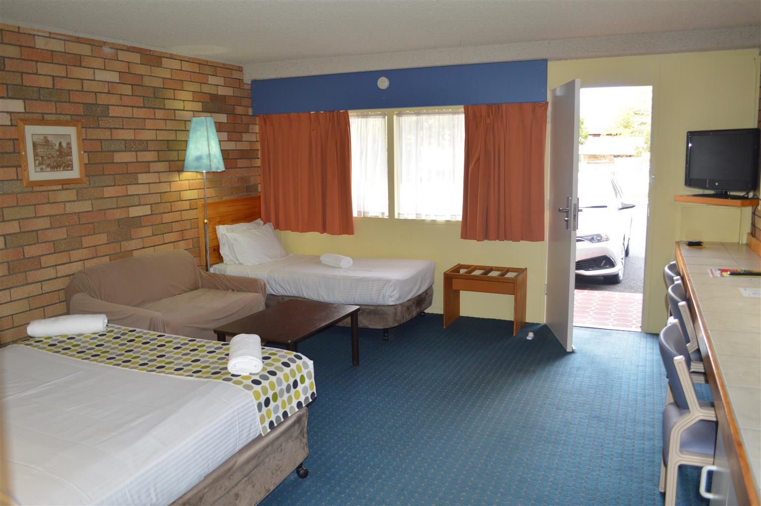 Wanderlight Motor Inn Mudgee Bagian luar foto